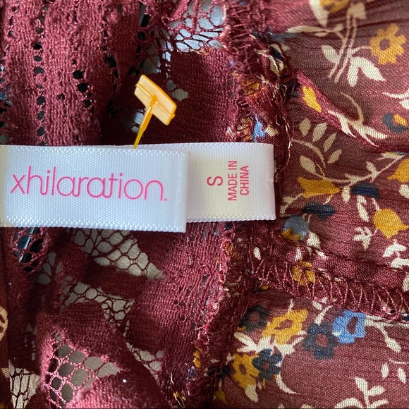 V neck dress w elastic waist. Size small Beautiful print perfect for fall! - Picture 8 of 8